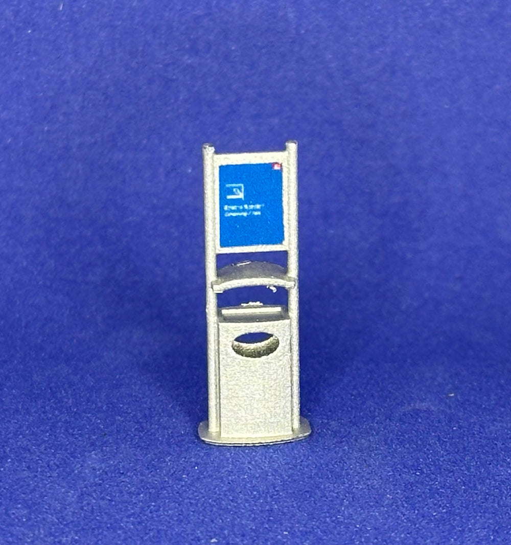 DB platform waste bins with ashtrays H0