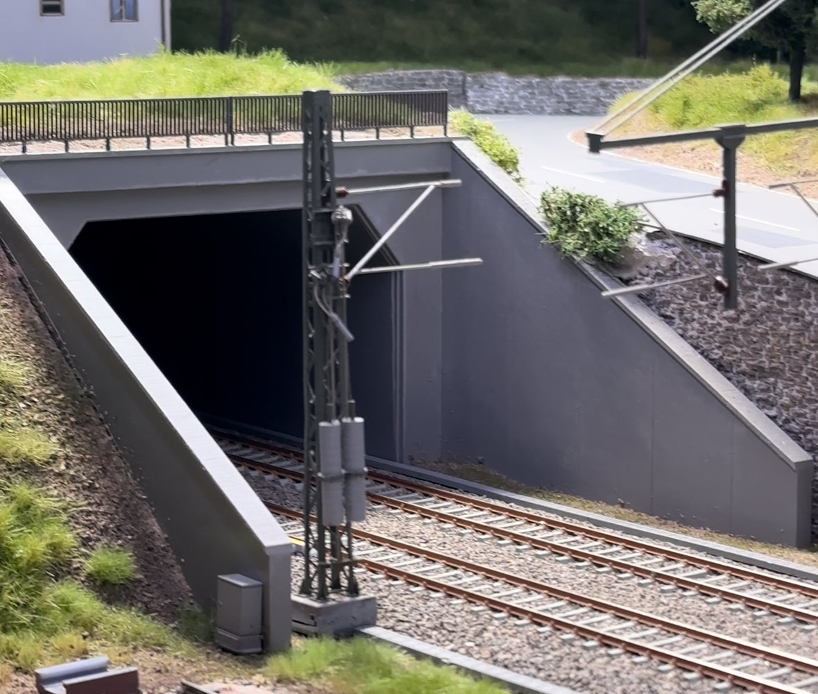Tunnelportal in Betonoptik 2-gleisig H0 1:87