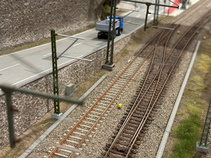 Streckenmast mit Ausleger unbemalt 10 Stück - Oberleitung Bausatz H0 1:87