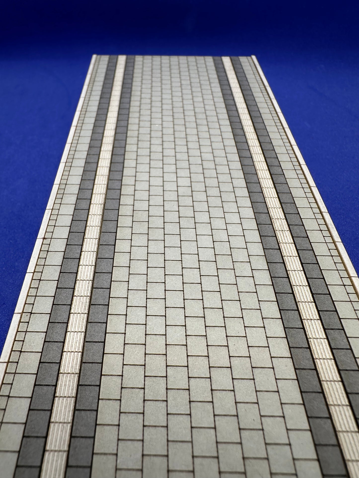 Mittelbahnsteig Epoche 6 H0 1:87 - Modul 1 | Passend für C-Gleis