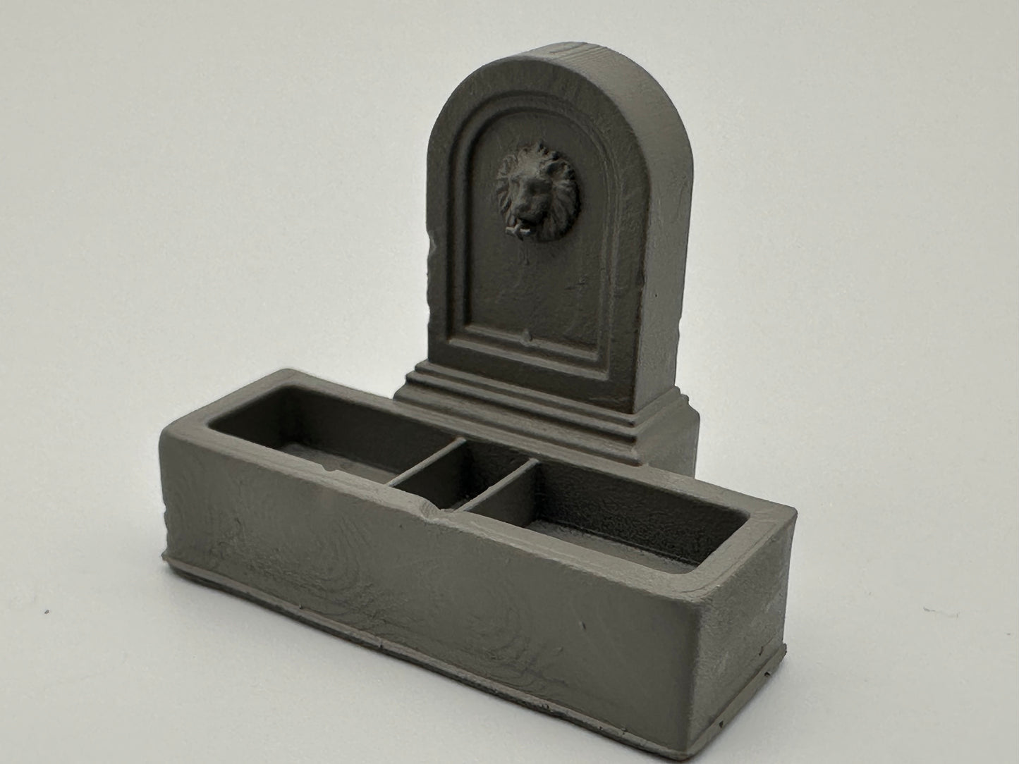 Alter steinerner Trinkbrunnen H0