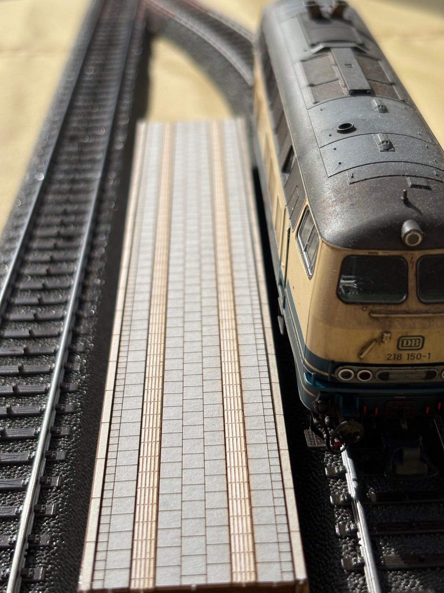 Bahnsteig für C-Gleis 35mm EPOCHE V/VI 1:87 Lasercut Bausatz Modul 1