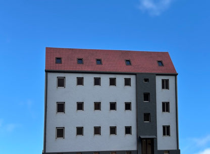Mehrfamilienhaus in Reliefbauweise - Bausatz H0