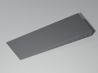 Bahnsteig H0 · Epoche III/IV · Endrampe · 200 × 75 mm · Pflaster · einfarbig graues PLA, unbemalt. Visualisierung des tatsächlichen Modells.